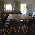 Am Naturbad شقة